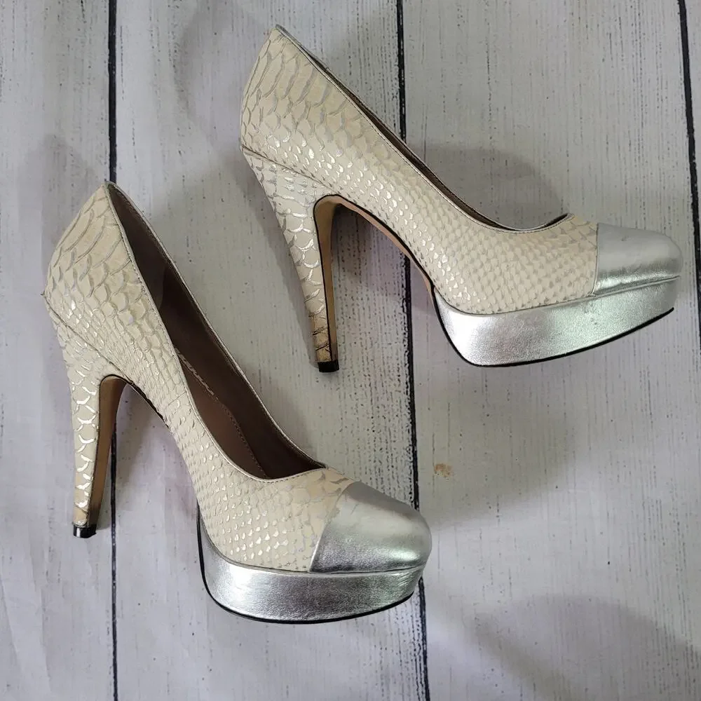 Vince Camuto  Size 9.5 Platform Pumps White Silver Snake‎ Print 5